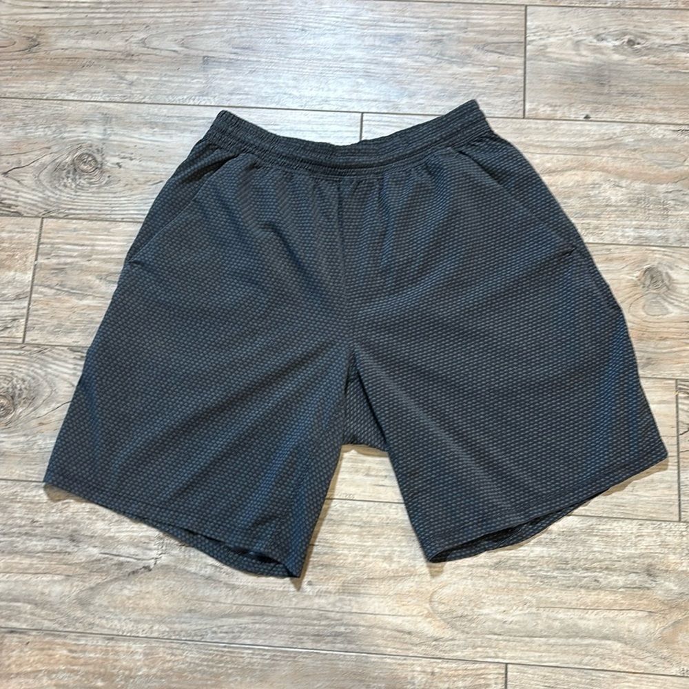Lululemon Men's Black Gray Geometric Print Drawstring Pull On Shorts Size Medium